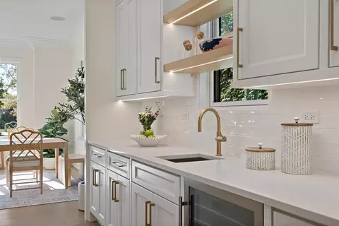 Kitchen - 889 Cherry St, Winnetka, IL 60093 photo 6 of 7