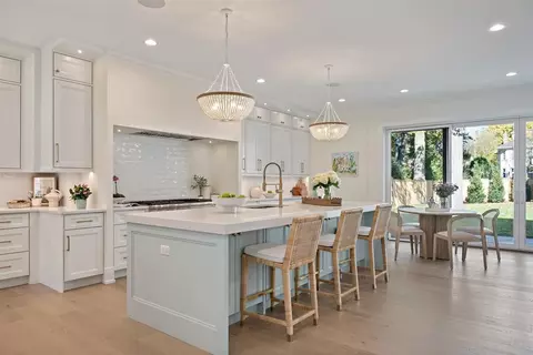 Kitchen - 889 Cherry St, Winnetka, IL 60093 photo 1 of 7