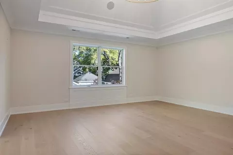 Bedroom - 889 Cherry St, Winnetka, IL 60093 photo 1 of 9