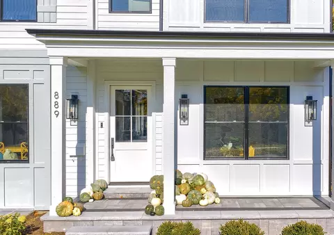 Exterior - 889 Cherry St, Winnetka, IL 60093 photo 3 of 7