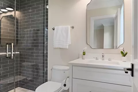 Bath - 889 Cherry St, Winnetka, IL 60093 photo 9 of 12