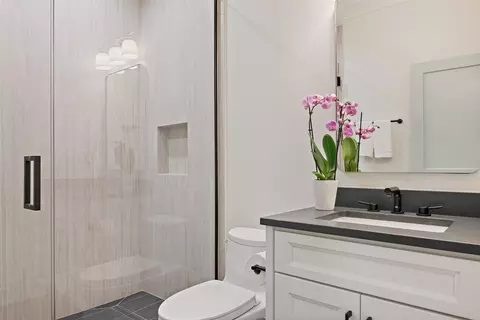 Bath - 889 Cherry St, Winnetka, IL 60093 photo 11 of 12