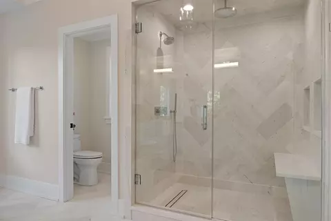 Bath - 889 Cherry St, Winnetka, IL 60093 photo 4 of 12