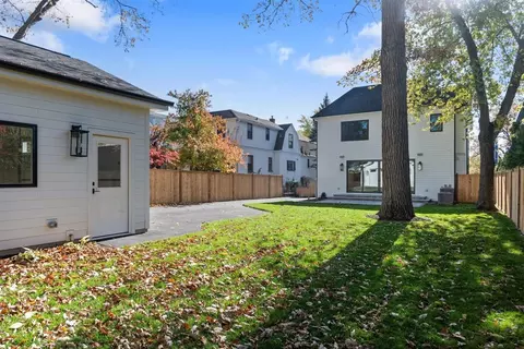 Exterior - 889 Cherry St, Winnetka, IL 60093 photo 6 of 7