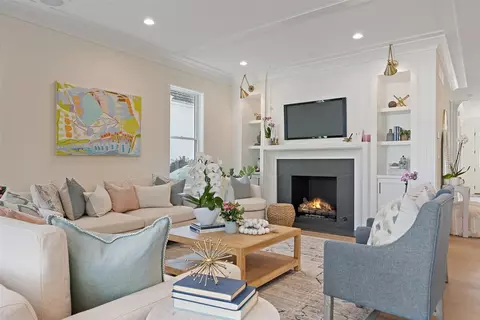 Living - 889 Cherry St, Winnetka, IL 60093 photo 5 of 6