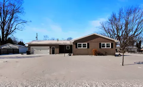 Exterior - 407 S Washington St, Sidney, IL 61877 photo 12 of 16