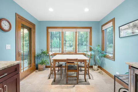 Dining - 325 Pine Ct, Naperville, IL 60540 photo 3 of 3