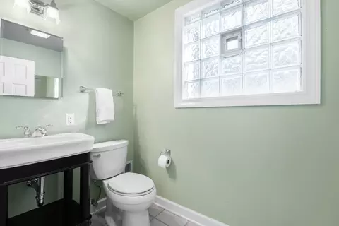 Bath - 325 Pine Ct, Naperville, IL 60540 photo 3 of 3