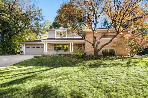 325 Pine Ct, Naperville, IL 60540