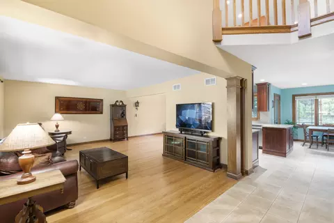 Entry Way - 325 Pine Ct, Naperville, IL 60540 photo 1 of 2