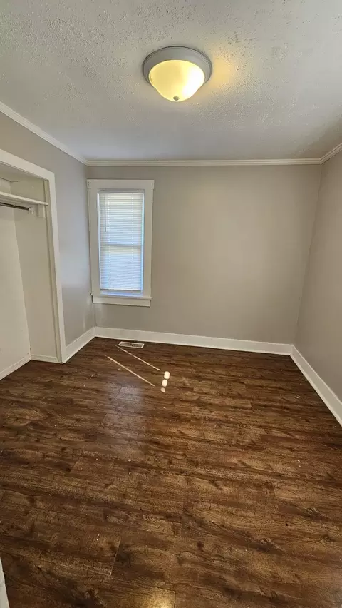 809 W Park Ave, Aurora, IL 60506 photo 3