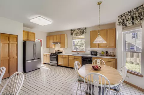 Kitchen - 1920 Butler Dr, Bartlett, IL 60103 photo 2 of 3