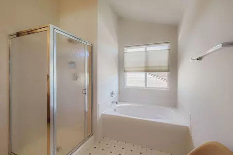Bath - 1920 Butler Dr, Bartlett, IL 60103 photo 3 of 4