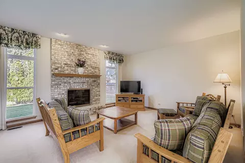 Living - 1920 Butler Dr, Bartlett, IL 60103 photo 3 of 4