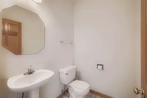 Bath - 1920 Butler Dr, Bartlett, IL 60103 photo 1 of 4