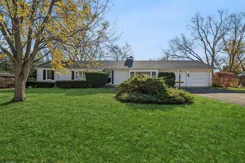 532 Shabbona Trl, Batavia, IL 60510