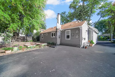 Exterior - 148 Wheeling Ave, Wheeling, IL 60090 photo 6 of 13