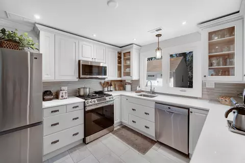 Kitchen - 148 Wheeling Ave, Wheeling, IL 60090 photo 2 of 2
