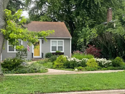 Exterior - 148 Wheeling Ave, Wheeling, IL 60090 photo 9 of 13