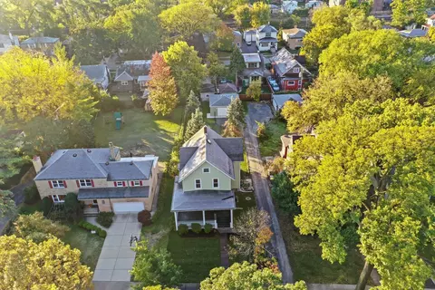 View/Area - 197 Herrick Rd, Riverside, IL 60546 photo 1 of 5