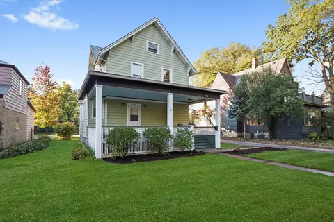 Exterior - 197 Herrick Rd, Riverside, IL 60546 photo 2 of 8