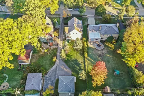 View/Area - 197 Herrick Rd, Riverside, IL 60546 photo 4 of 5
