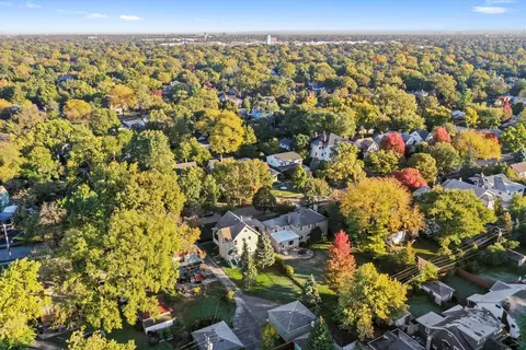 View/Area - 197 Herrick Rd, Riverside, IL 60546 photo 5 of 5