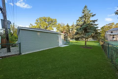 Exterior - 197 Herrick Rd, Riverside, IL 60546 photo 5 of 8