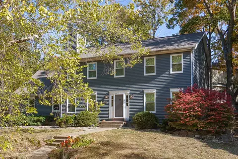 1608 Sweetbriar Dr, Bloomington, IL 61701