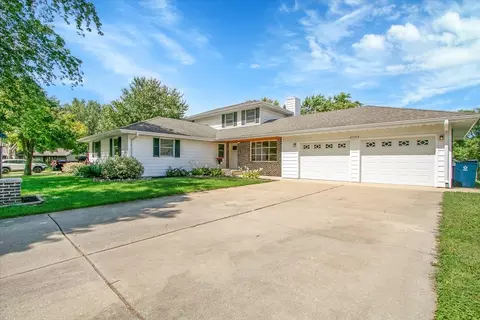 25734 W Hickory Ct, Minooka, IL 60447