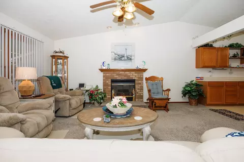 2803 Binghampton Ln, Bloomington, IL 61705 photo 7