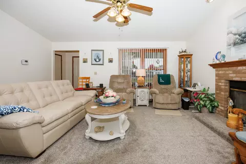 2803 Binghampton Ln, Bloomington, IL 61705 photo 6