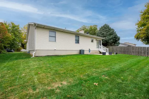 2803 Binghampton Ln, Bloomington, IL 61705 photo 31