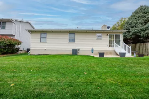 2803 Binghampton Ln, Bloomington, IL 61705 photo 30