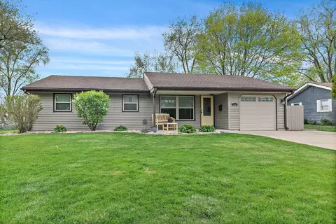 100 Waban Ct, Schaumburg, IL 60193