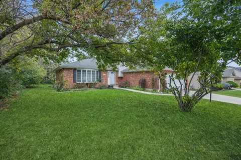 5524 Christopher Dr, Oak Forest, IL 60452 photo 2