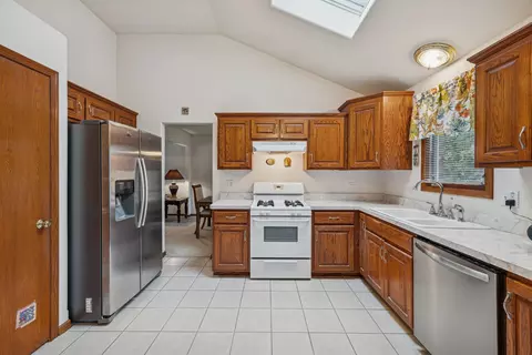 5524 Christopher Dr, Oak Forest, IL 60452 photo 13