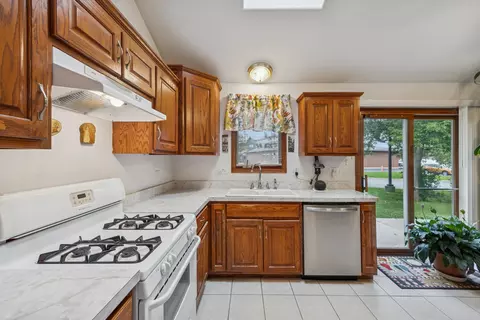 5524 Christopher Dr, Oak Forest, IL 60452 photo 14
