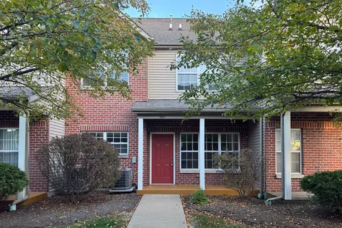 585 Clayton Cir #C, Sycamore, IL 60178