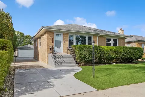 8836 Sayre Ave, Morton Grove, IL 60053
