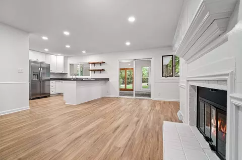 Living - 319 Hillside Ln, Bloomington, IL 61701 photo 3 of 8