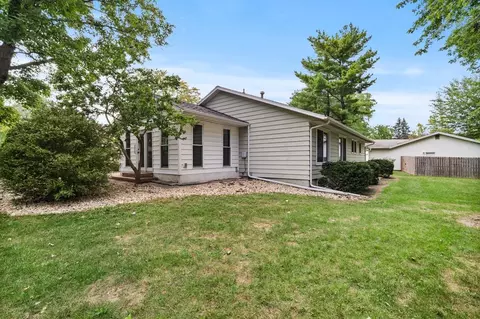 Exterior - 319 Hillside Ln, Bloomington, IL 61701 photo 2 of 8