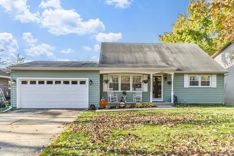 520 N Lyle Ave, Elgin, IL 60123