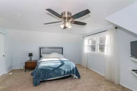 Bedroom - 520 N Lyle Ave, Elgin, IL 60123 photo 6 of 7