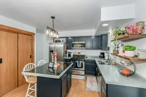 Kitchen - 520 N Lyle Ave, Elgin, IL 60123 photo 1 of 3