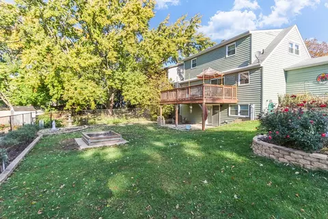 Exterior - 520 N Lyle Ave, Elgin, IL 60123 photo 5 of 8