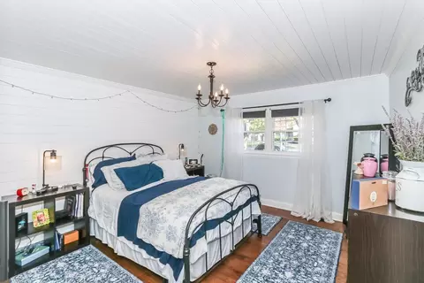 Bedroom - 520 N Lyle Ave, Elgin, IL 60123 photo 1 of 7