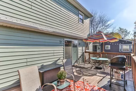 Exterior - 520 N Lyle Ave, Elgin, IL 60123 photo 4 of 8