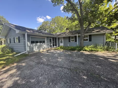 4213 Ravine Dr, Crystal Lake, IL 60012
