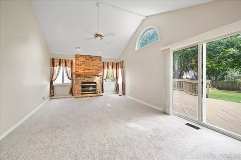 2465 Barn Owl Ln, Elgin, IL 60124 photo 17